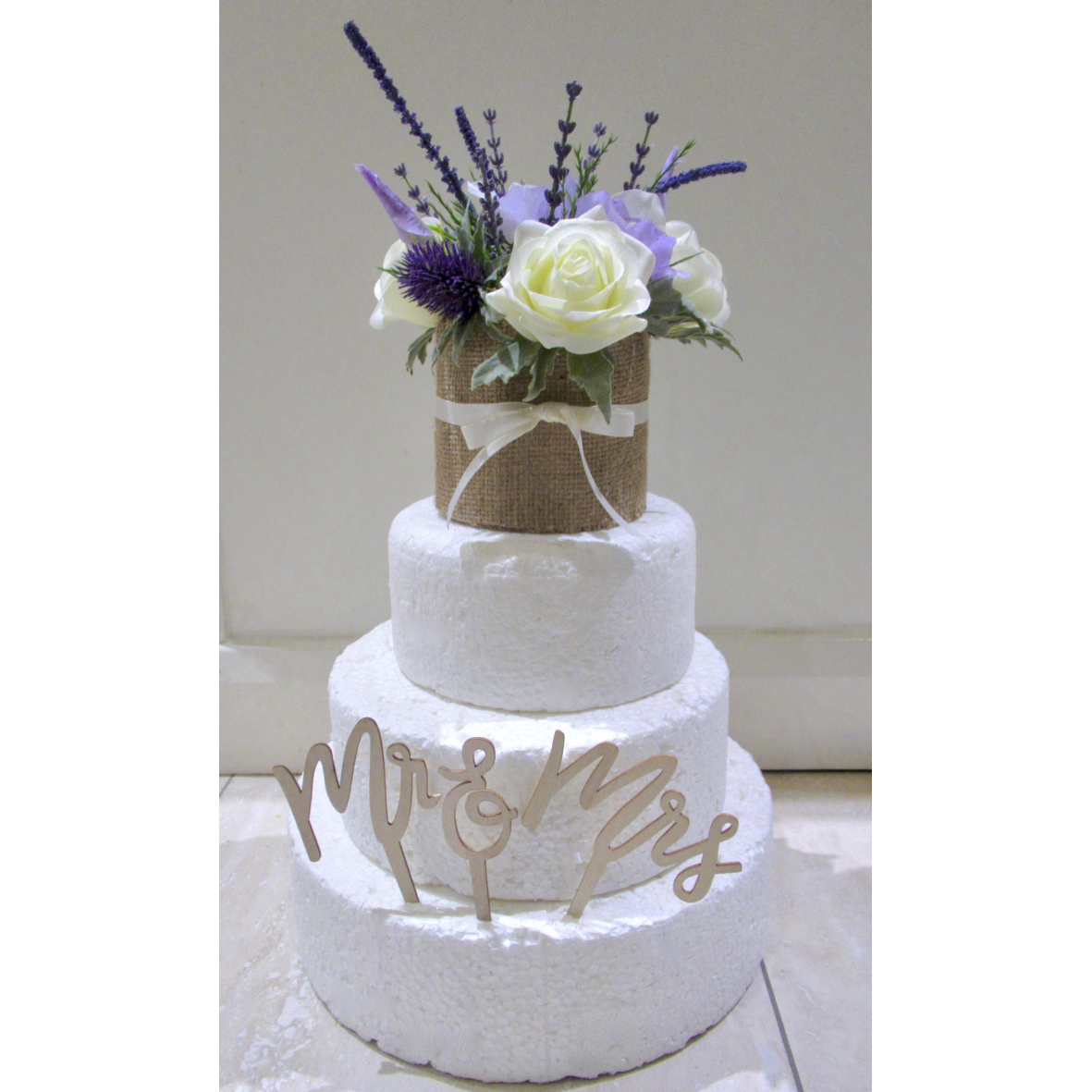 Hessian Wrapped Cake Topper